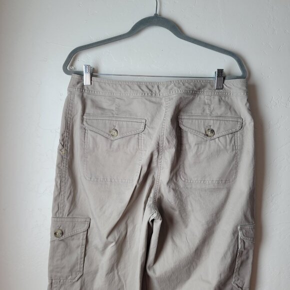 L.L. Bean Favorite Fit Cargo Straight Leg Pants - Picture 8 of 10
